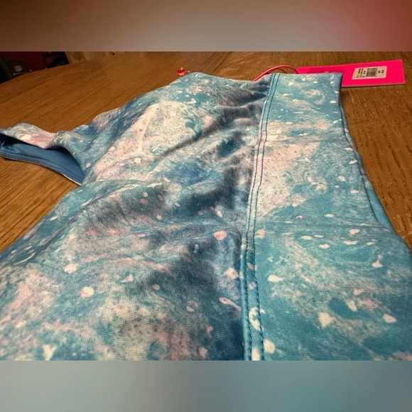 Juicy Couture NWT Twist back removable pads vneck sports bra Aurora Print sz M - Picture 12 of 12